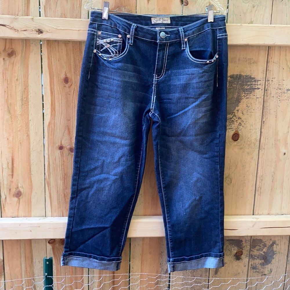 Denim bedazzled capris sz. 10